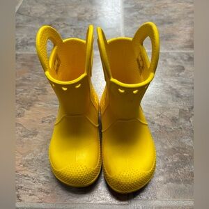 Kids Crocs. Bright Yellow Kids' Rain Boots. 7 little kids.